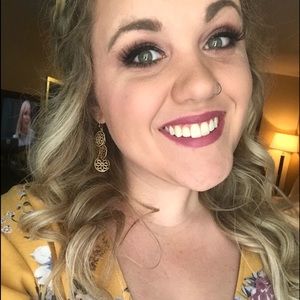 Meet your Posher, Olivia